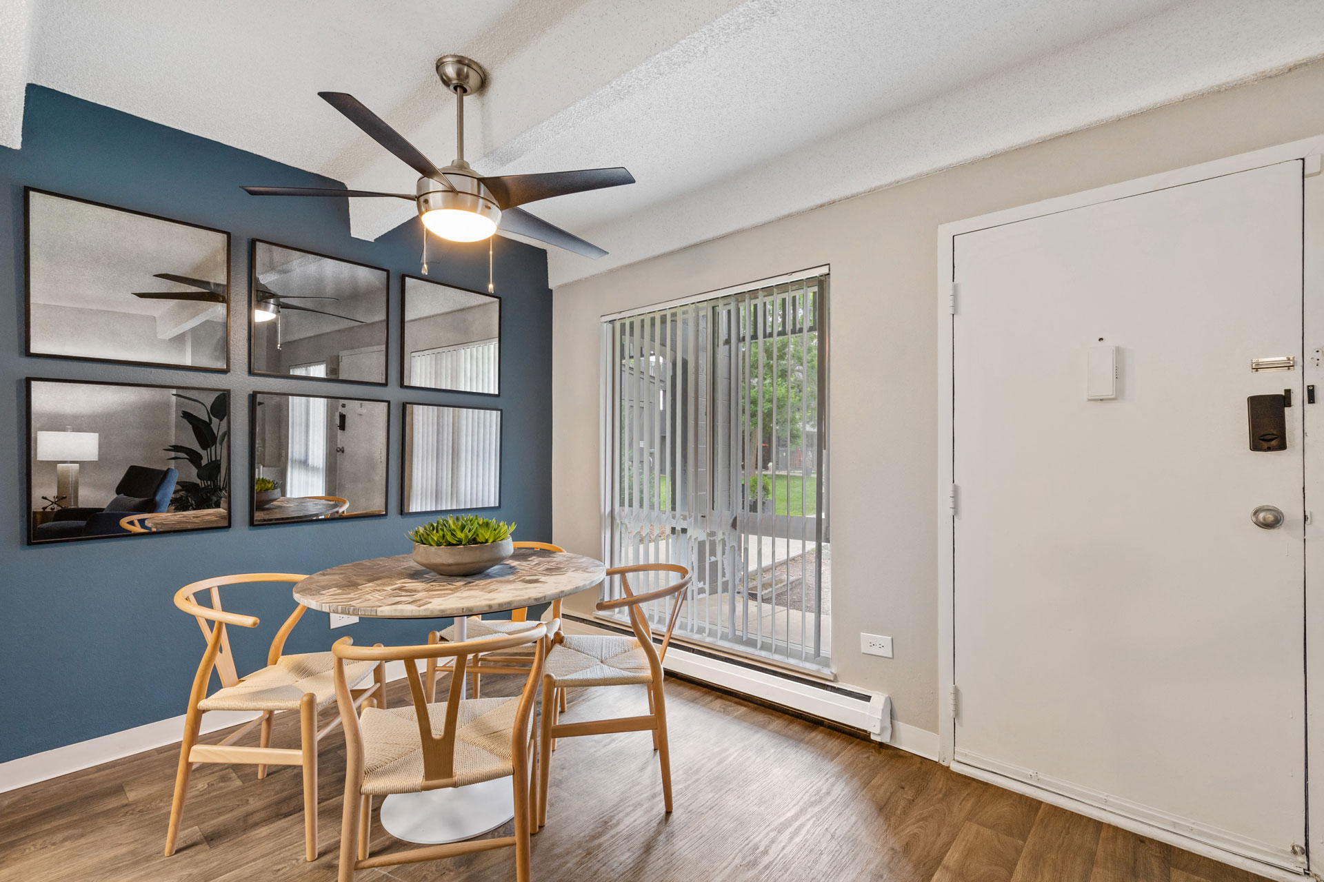 Mosaic | Denver, CO Apartments | Dining