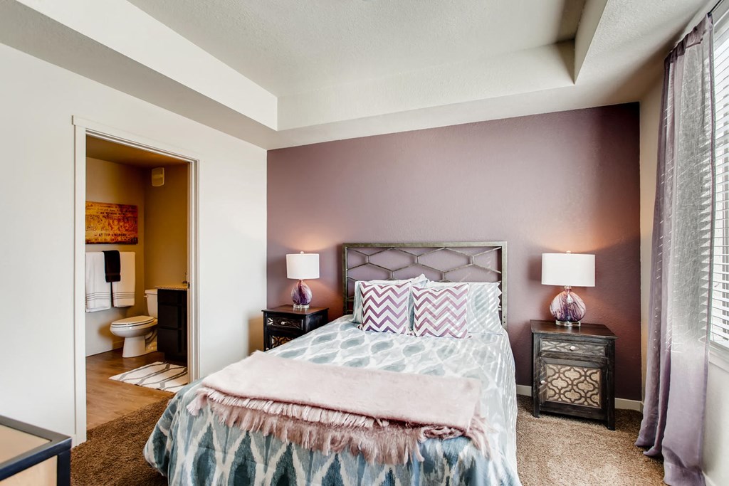 Legend Flats | Evans, CO Apartments