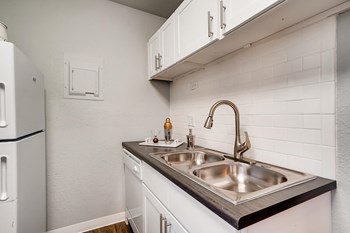 Vistas at Plum Creek | Castle Rock, Co. Apartments Vistas at Plum Creek | Castle Rock, Co. Apartments - Photo Gallery 6