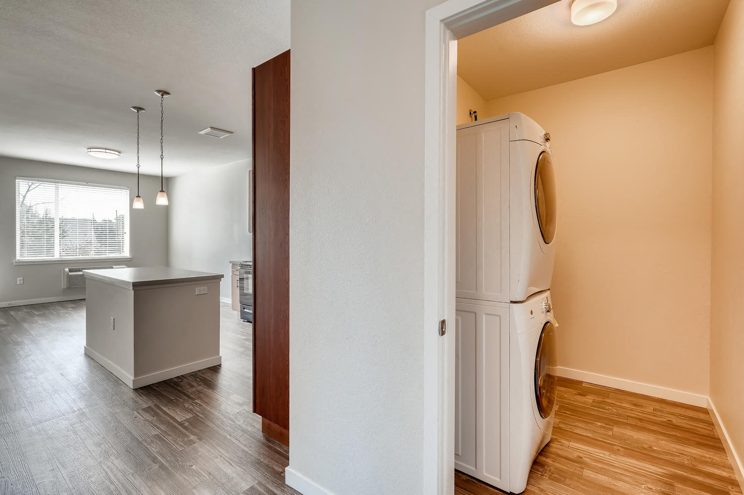 Zephyr Line | Lakewood, Co. Apartments