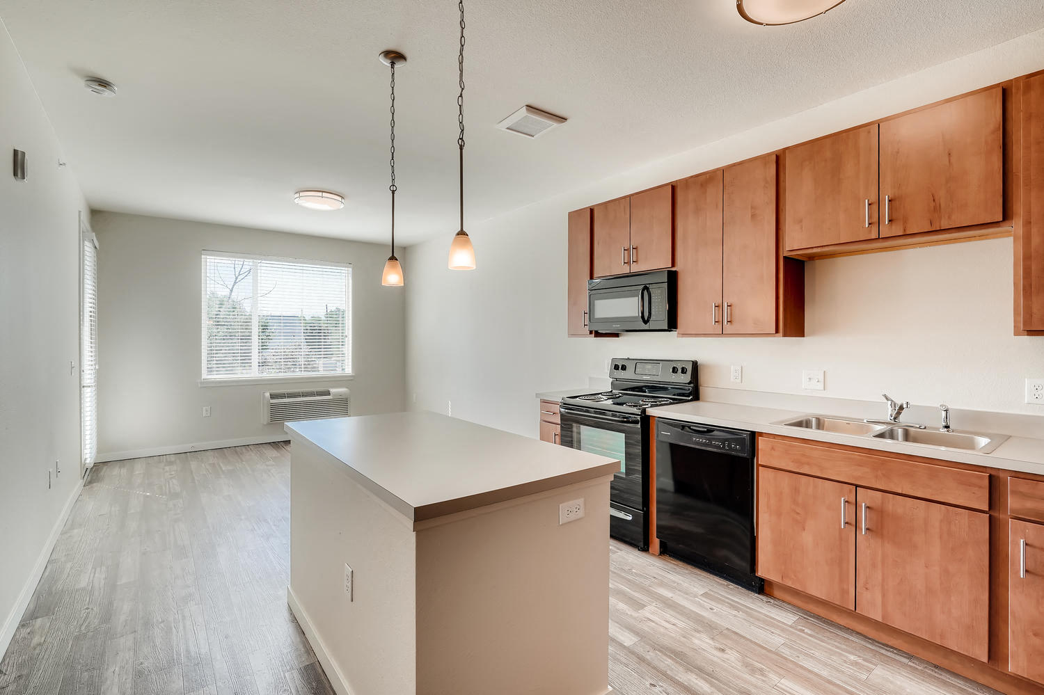 Zephyr Line | Lakewood, Co. Apartments