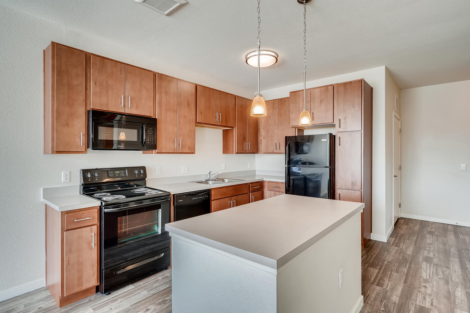 Zephyr Line | Lakewood, Co. Apartments