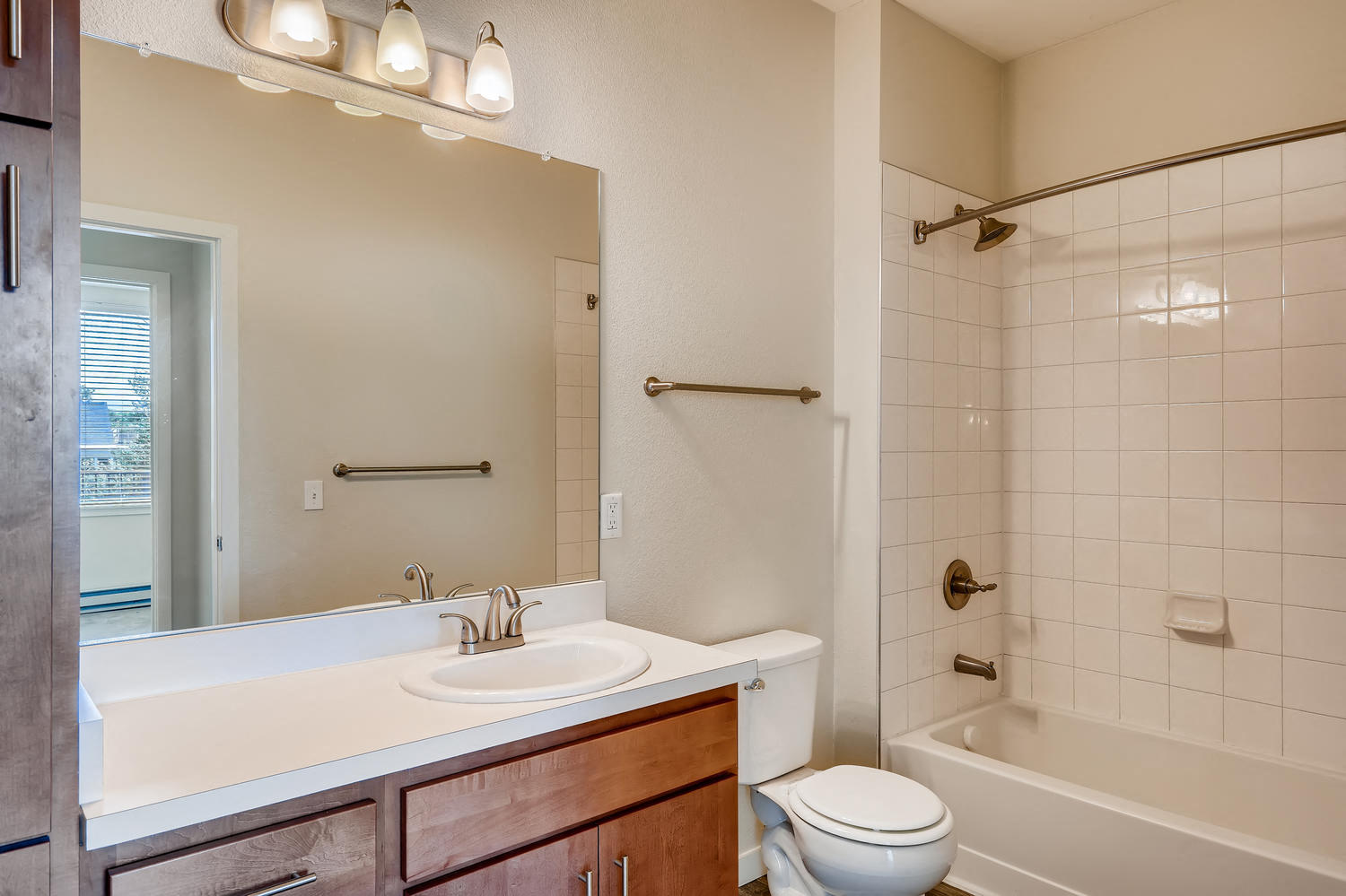 Zephyr Line | Lakewood, Co. Apartments
