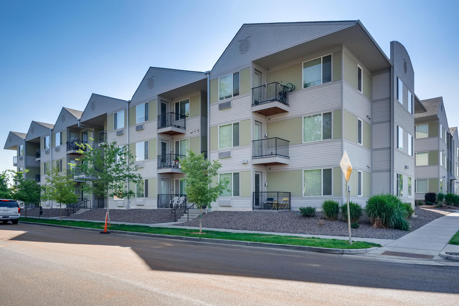 Zephyr Line | Lakewood, Co. Apartments