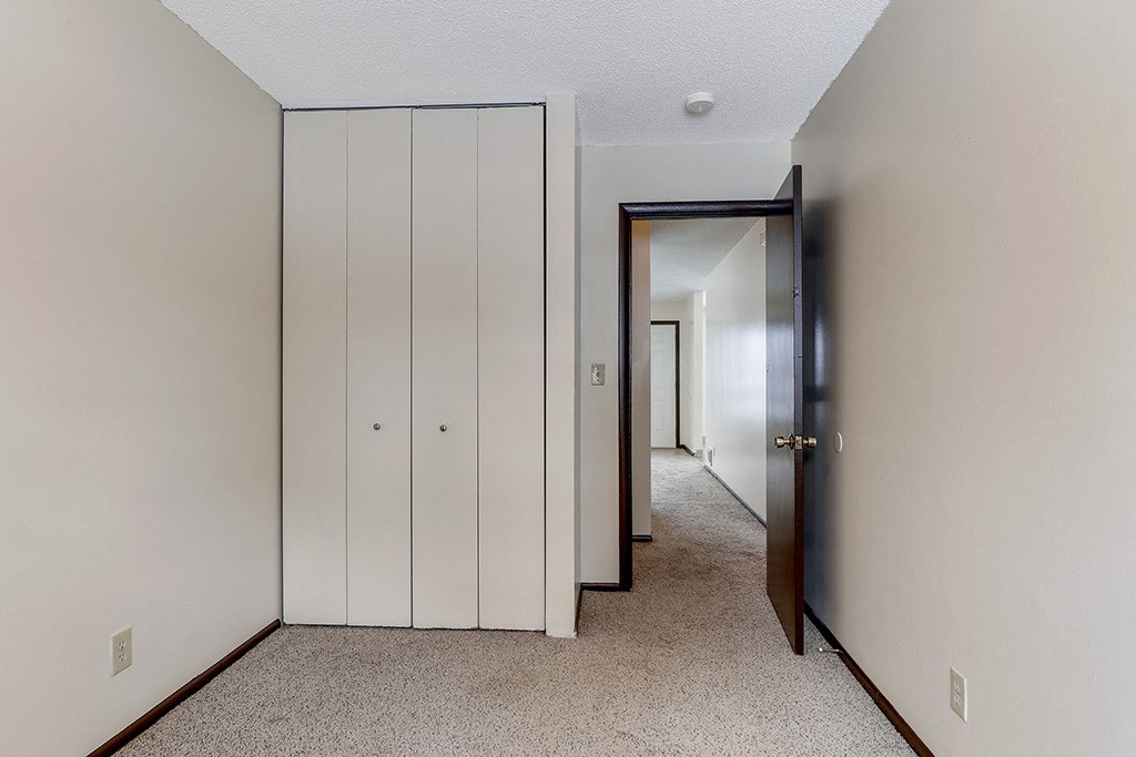 Bedroom With Closet at Torre de San Miguel, St. Paul