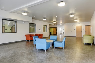 2000 W. Broadway 2-3 Beds Apartment for Rent - Photo Gallery 3