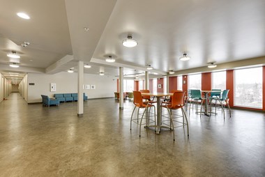 2000 W. Broadway 2-3 Beds Apartment for Rent - Photo Gallery 4