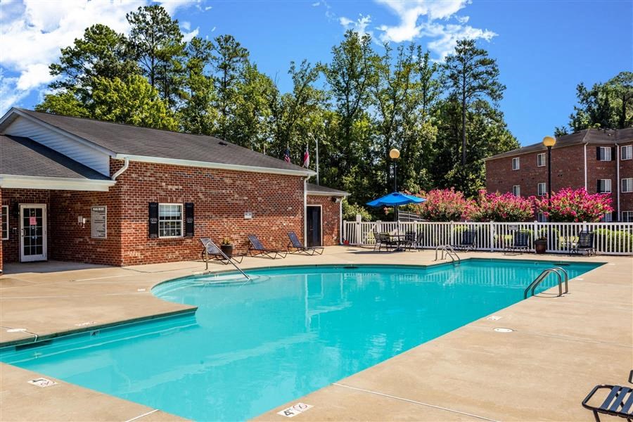 Hidden Creek Village Apartments, 6719 Cliffdale Road, Fayetteville, NC