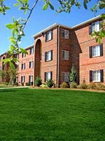 Lawn Landscaping of Lush Green Lawn at Deer Meadow Village Apartments, Columbia, 29209 - Photo Gallery 2