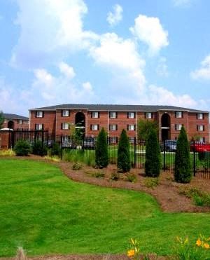 Beautiful Landscaping Beautiful Landscaping at Deer Meadow Village Apartments, Columbia, South Carolina - Photo Gallery 3