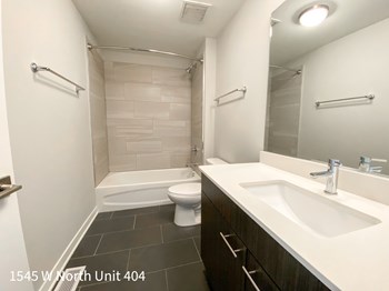 1545 W. North Ave. 1-3 Beds Apartment, Supera for Rent - Photo Gallery 4
