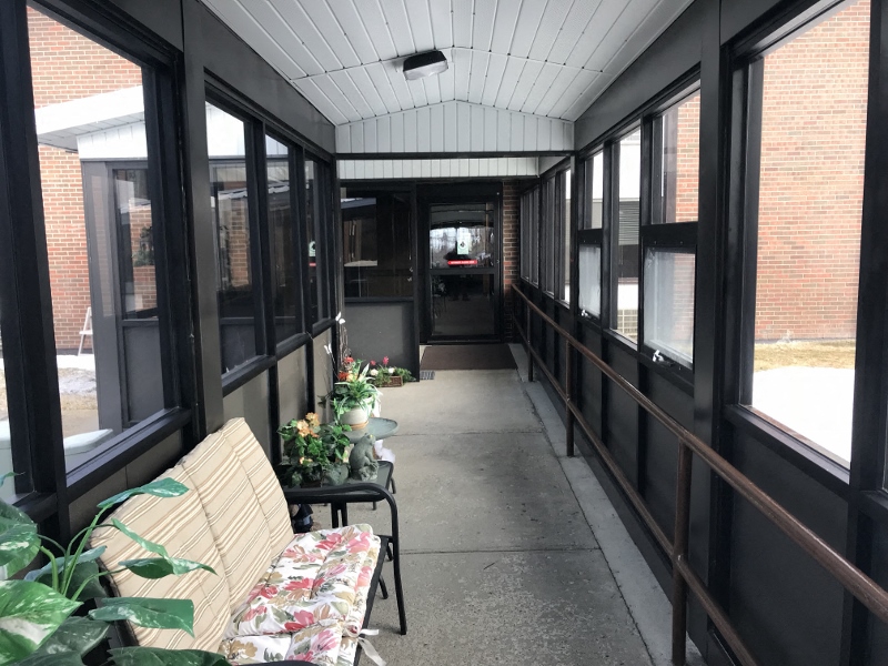 Entrance to Marias Manor