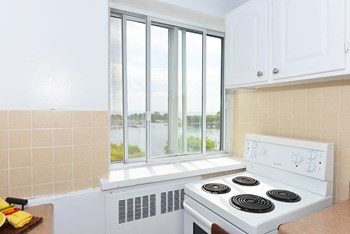 2313/2323 Lakeshore Blvd W Studio-3 Beds Apartment for Rent - Photo Gallery 12