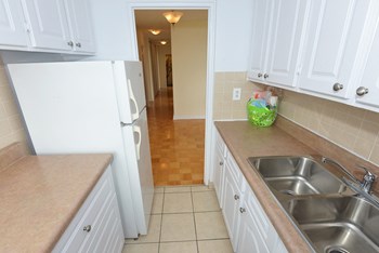 2313/2323 Lakeshore Blvd W Studio-3 Beds Apartment for Rent - Photo Gallery 18