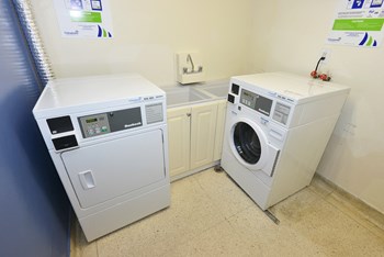 2313/2323 Lakeshore Blvd W Studio-3 Beds Apartment for Rent - Photo Gallery 5