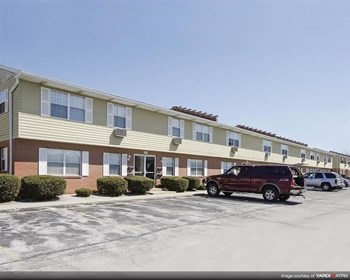 400 E Napoleon Rd 1-2 Beds Apartment for Rent - Photo Gallery 4