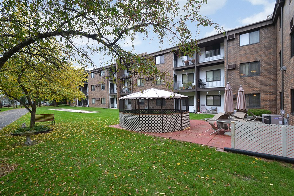 Patio Area at Red Rock Manor, Newport
