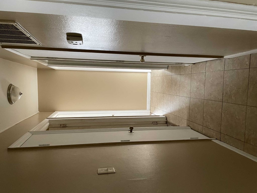 Anthony Wayne Villas And Flats