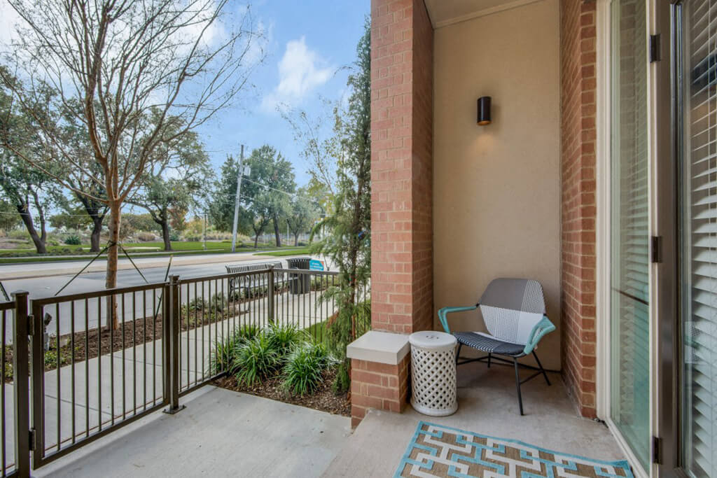 outside area at Inwood Apartments in Dallas, TX