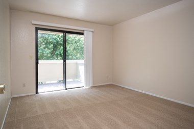 514 Lark Court 1-2 Beds Apartment for Rent - Photo Gallery 1