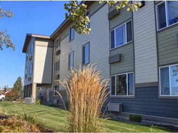 1601 SW Reindeer Ave 1-2 Beds Apartment, Affordable for Rent - Photo Gallery 3