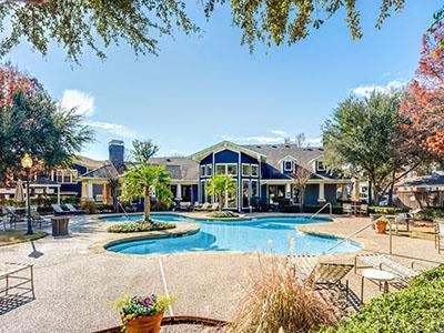 Resort-Style Pool at Bardin Greene, Arlington, Texas - Photo Gallery 1