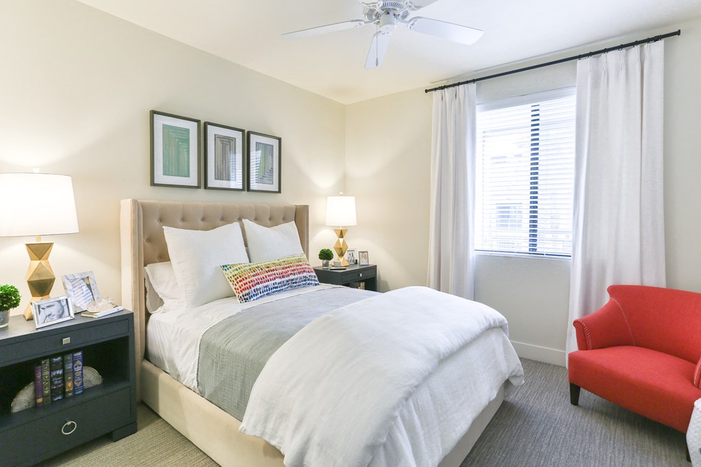 Bright Apartment at Fashion Center, Arizona