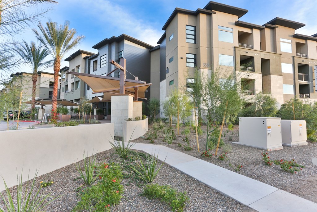 Beautiful Landscaping and Park-like Setting at Fashion Center, Chandler