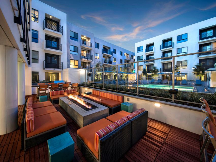 Bell Pasadena_Fire Pit and Pool - Photo Gallery