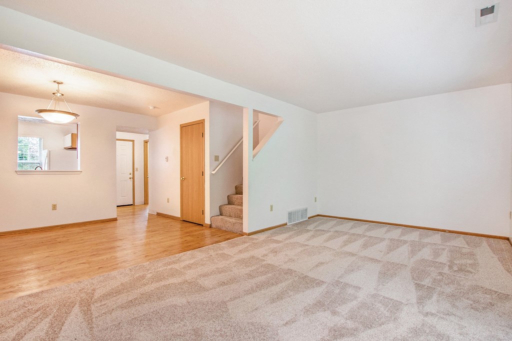 savannah trace living and dining area 