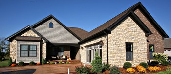 42 Parkway Drive 4 Beds Home, Duplex/Triplex for Rent - Photo Gallery 2