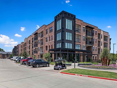 2100 Heritage Avenue 1-3 Beds Apartment for Rent Photo Gallery 1