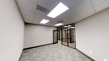 1010 Huntcliff Studio Apartment for Rent - Photo Gallery 5