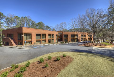 office building space available sandy springs dunwoody roswell east cobb with break room fridge, dishwasher and sink