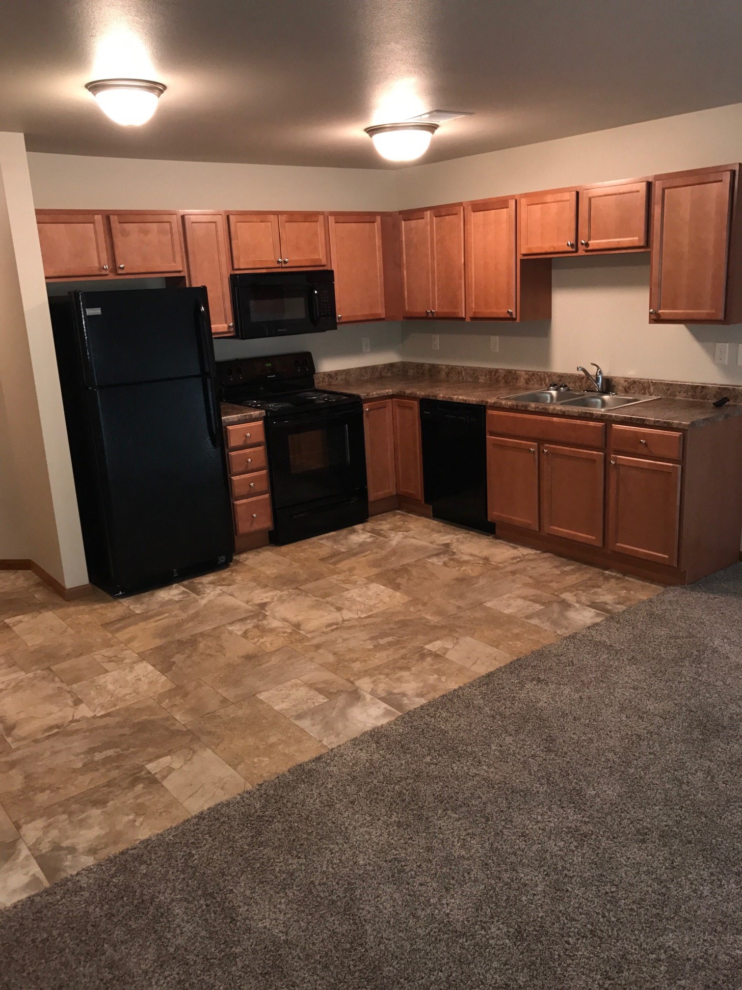 2 Bedrooms / 2 1/2 Bathrooms