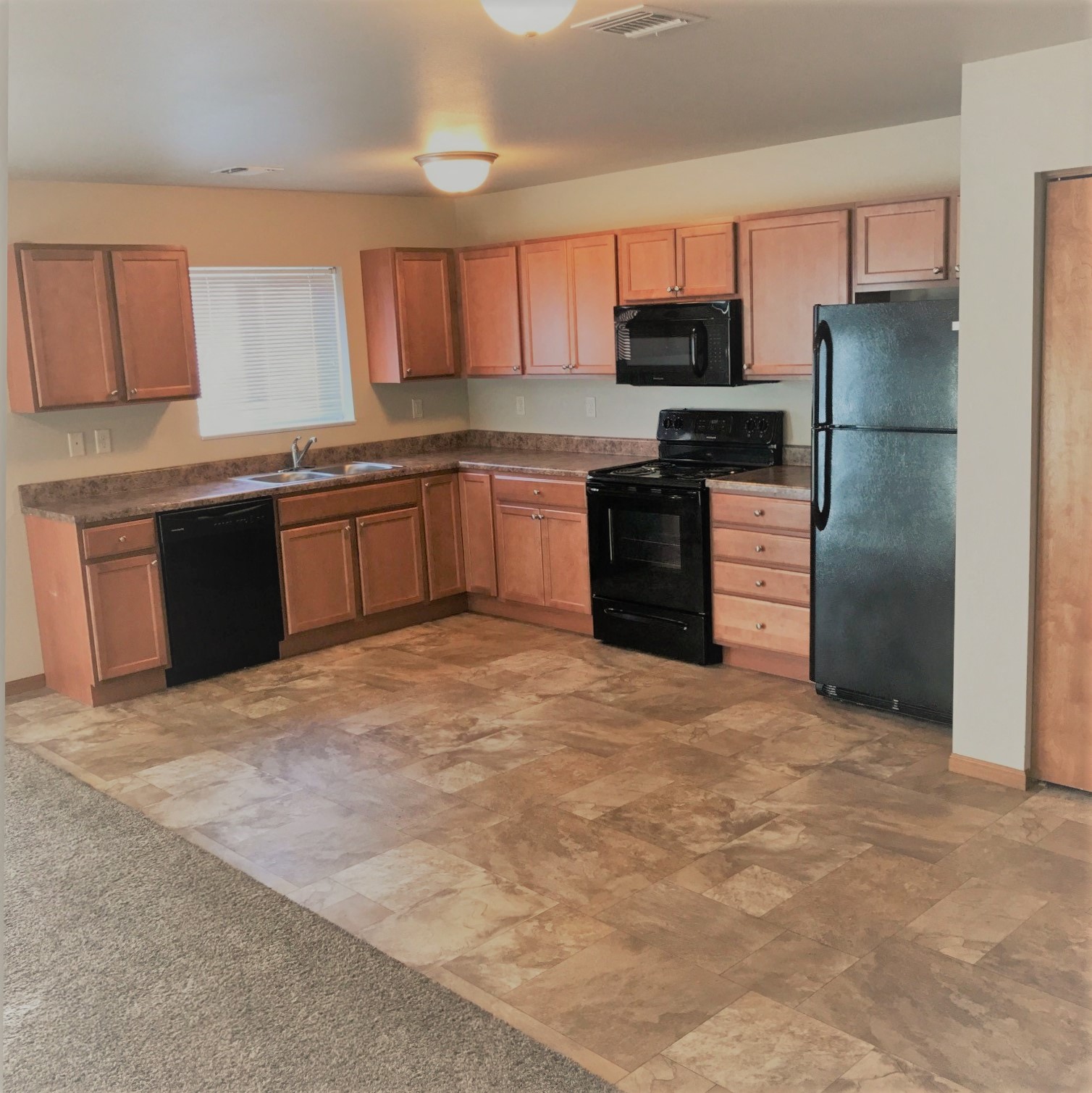 3 Bedrooms / 2 1/2 Bathrooms