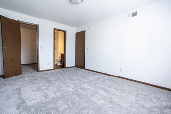 4908 W St James Place 1-3 Beds Apartment for Rent - Photo Gallery 5