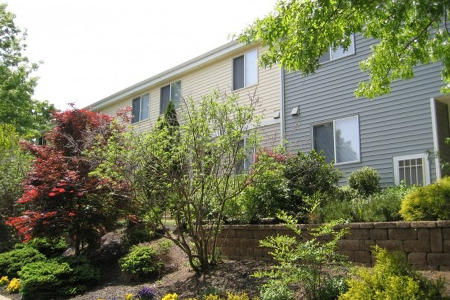 Photos and Video of Yardley Crossing Luxury Rental Apartments