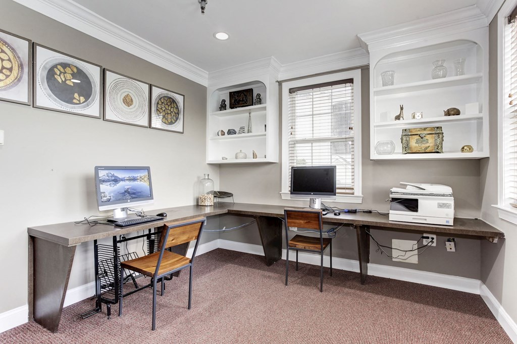 24-Hour Business Center at County Center Crossing, Virginia, 22192