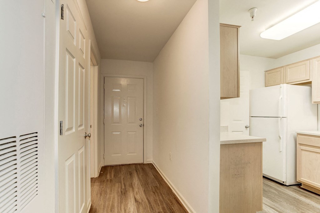 Luxurious Interior at County Center Crossing, Woodbridge