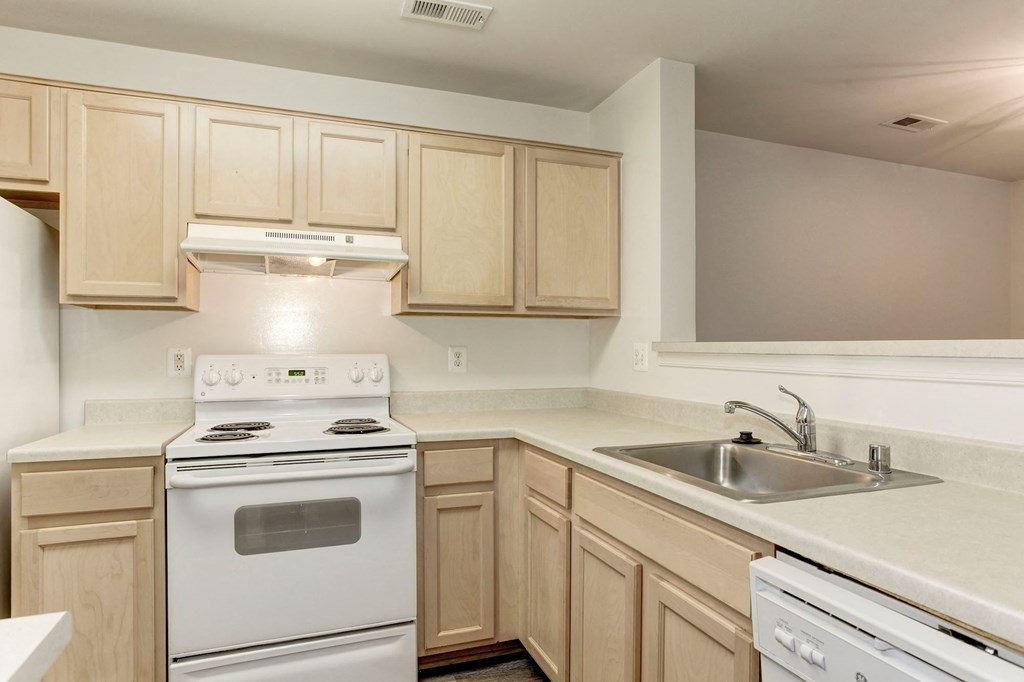 Fully Furnished Kitchen at County Center Crossing, Woodbridge, VA, 22192