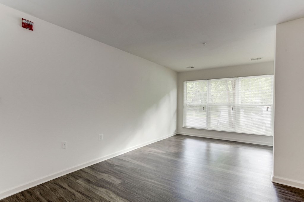 Luxurious Interior at County Center Crossing, Woodbridge