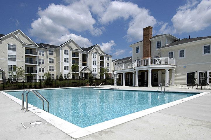 Private Swimming Pool at County Center Crossing, Woodbridge, Virginia - Photo Gallery 1