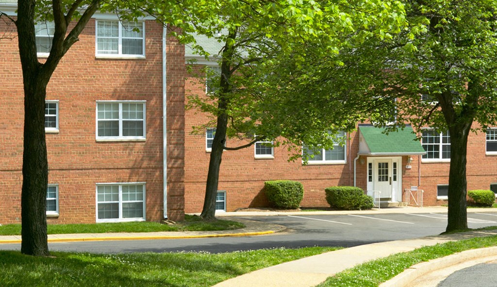 Green Space Walking Trails at The Fields of Falls Church, Falls Church, VA