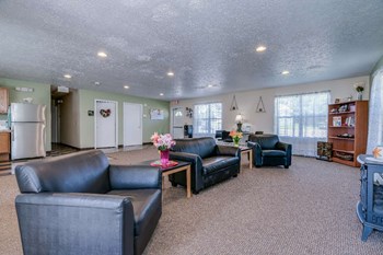 700 Phalen Dr. 2 Beds Apartment for Rent - Photo Gallery 4