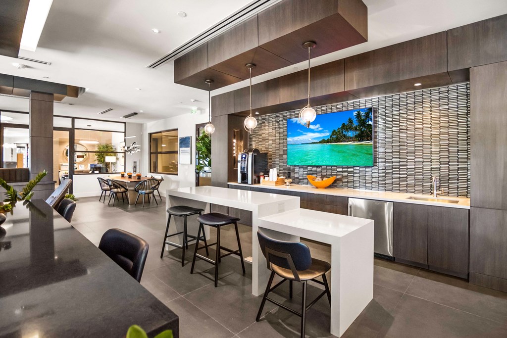 The 6600 Main clubroom.