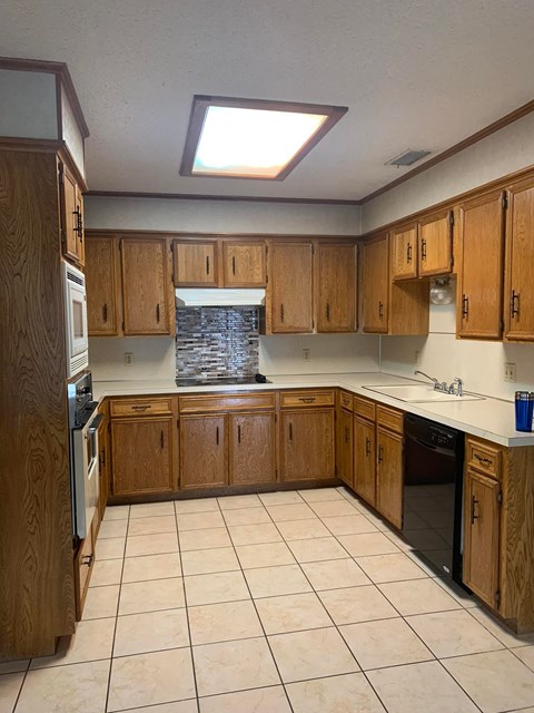4694 Royal Court Circle 3 Beds Apartment for Rent
