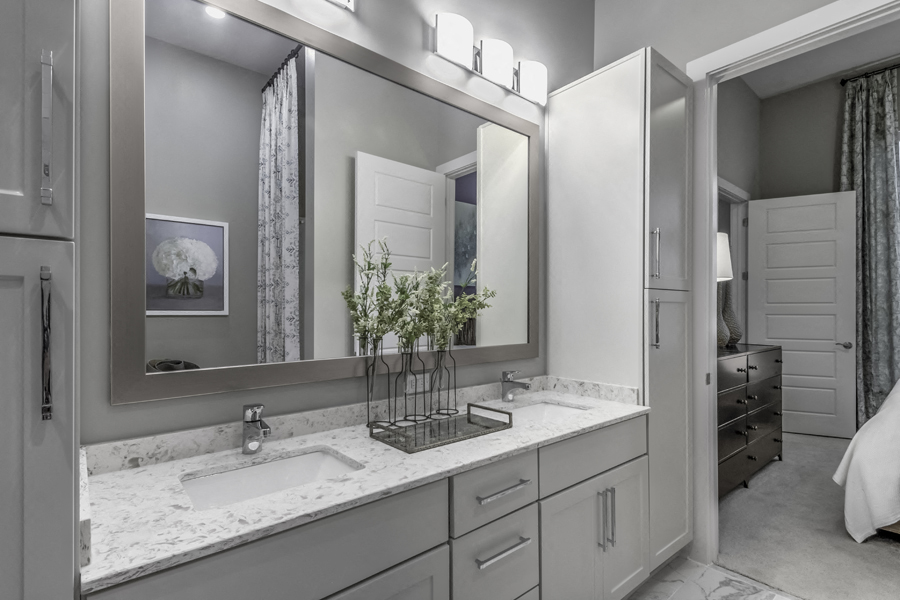 Rea Farms Apartments for Rent near Liberty Mutual - The Links Rea Farms - bathroom storage