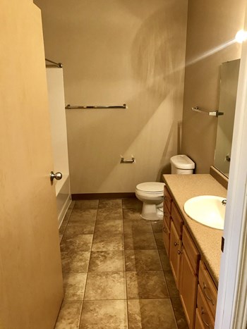 2860 10th Ave N 2-3 Beds Apartment for Rent - Photo Gallery 4