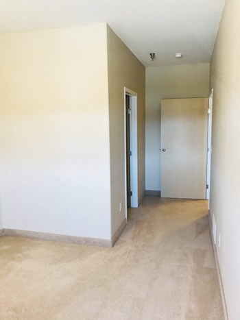 2860 10th Ave N 2-3 Beds Apartment for Rent - Photo Gallery 6